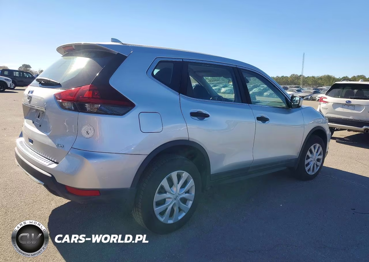 2019 Nissan Rogue S VIN:5N1AT2MV6KC814941 - 3