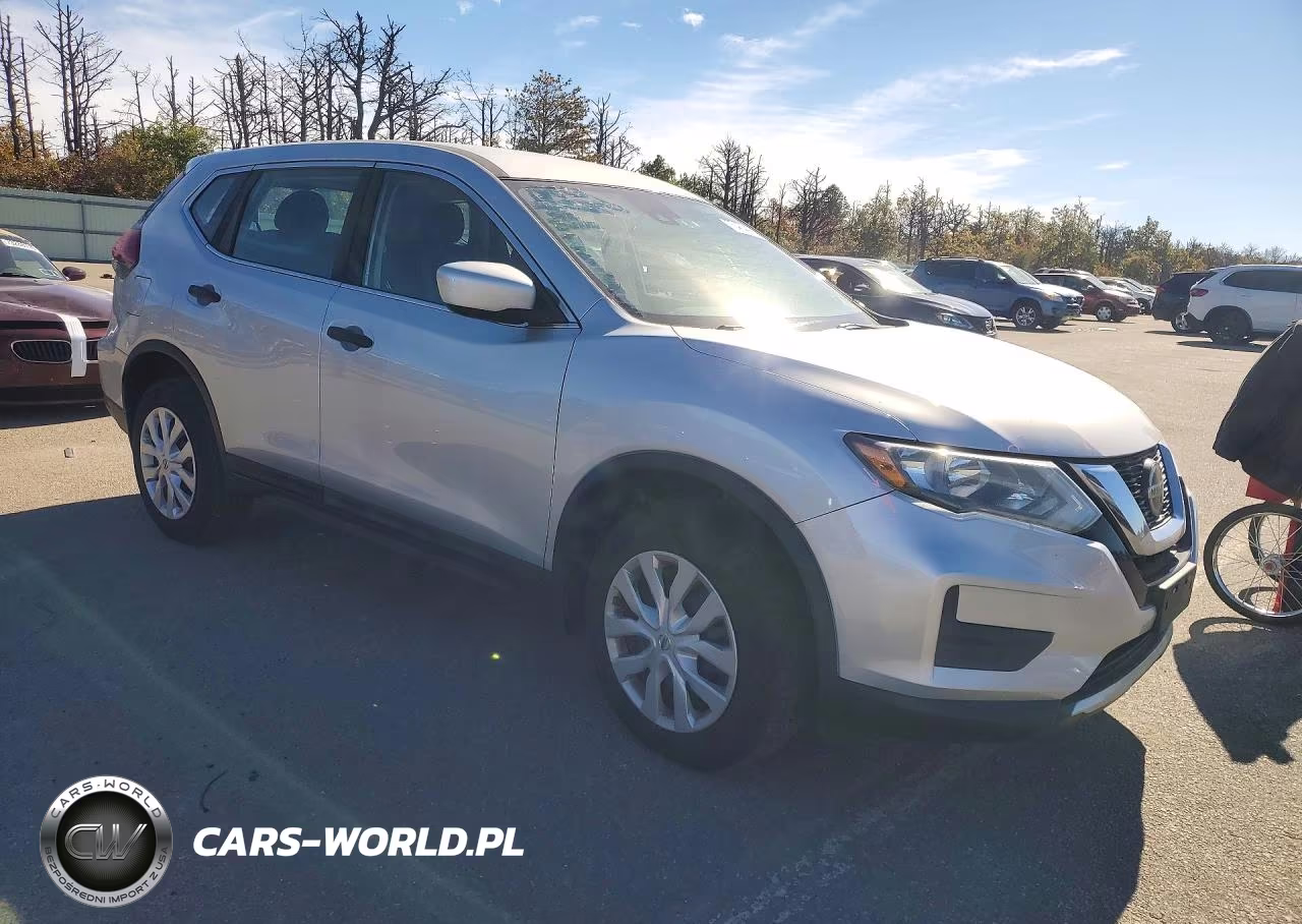 2019 Nissan Rogue S VIN:5N1AT2MV6KC814941 - 4
