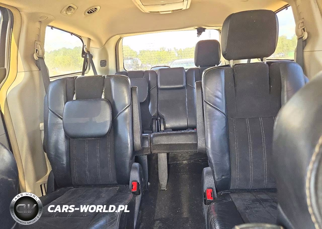 2016 Chrysler Town & Country Limited VIN:2C4RC1JG6GR150761 - 10