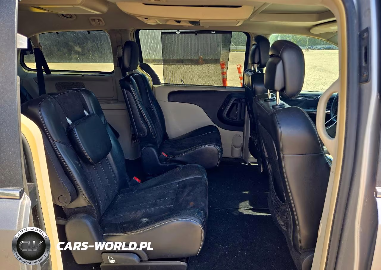2016 Chrysler Town & Country Limited VIN:2C4RC1JG6GR150761 - 11