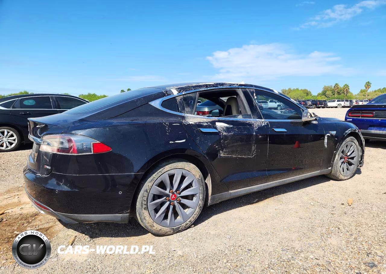 2016 Tesla Model S VIN:5YJSA1E16GF129160 - 3