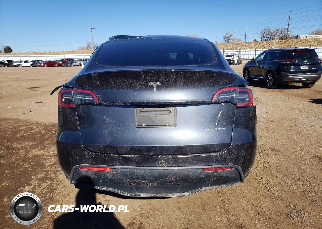 2024 Tesla Model Y VIN:7SAYGDEE6RA236743 - 6