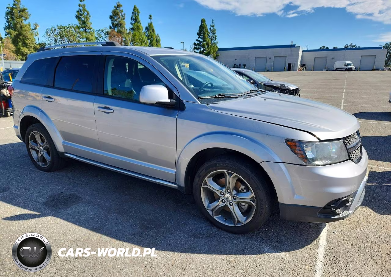 2018 Dodge Journey Crossroad VIN:3C4PDCGG8JT156993 - 4