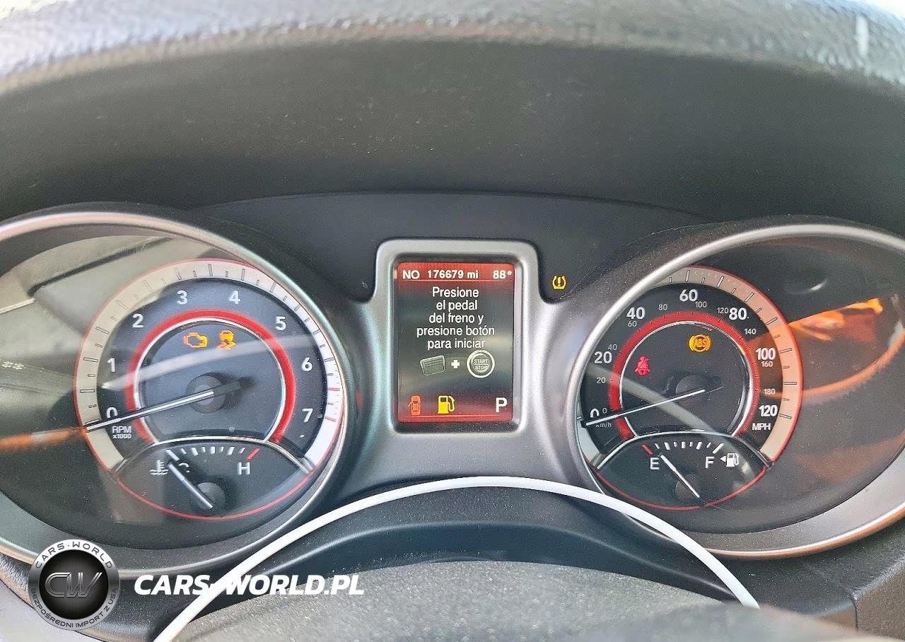 2018 Dodge Journey Crossroad VIN:3C4PDCGG8JT156993 - 9