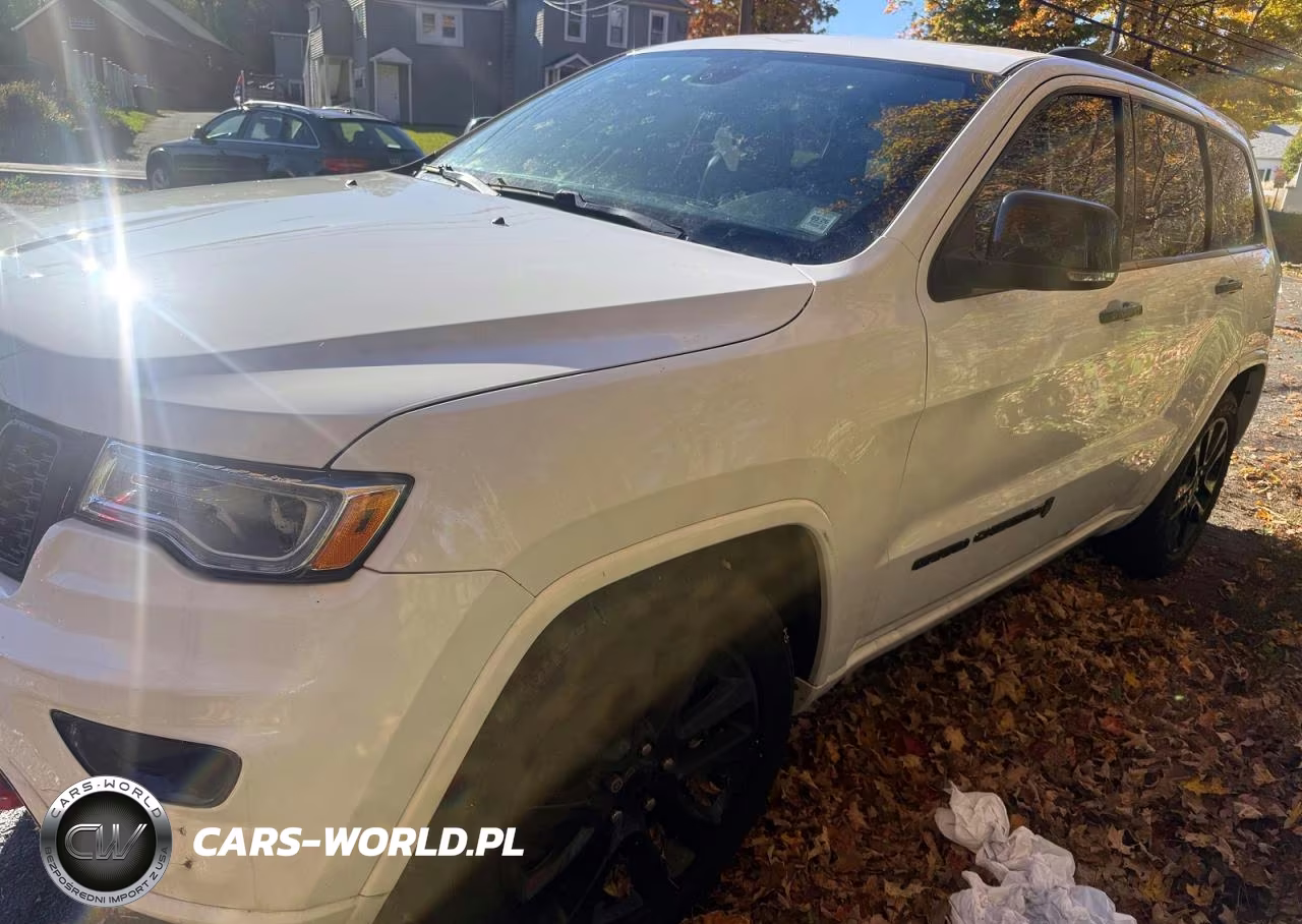 2017 Jeep Grand Cherokee Overland VIN:1C4RJFCG4HC751113 - 2
