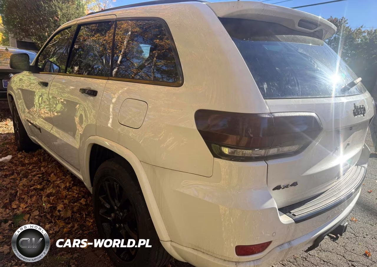 2017 Jeep Grand Cherokee Overland VIN:1C4RJFCG4HC751113 - 3