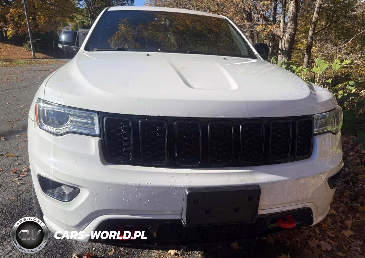 2017 Jeep Grand Cherokee Overland VIN:1C4RJFCG4HC751113 - 9