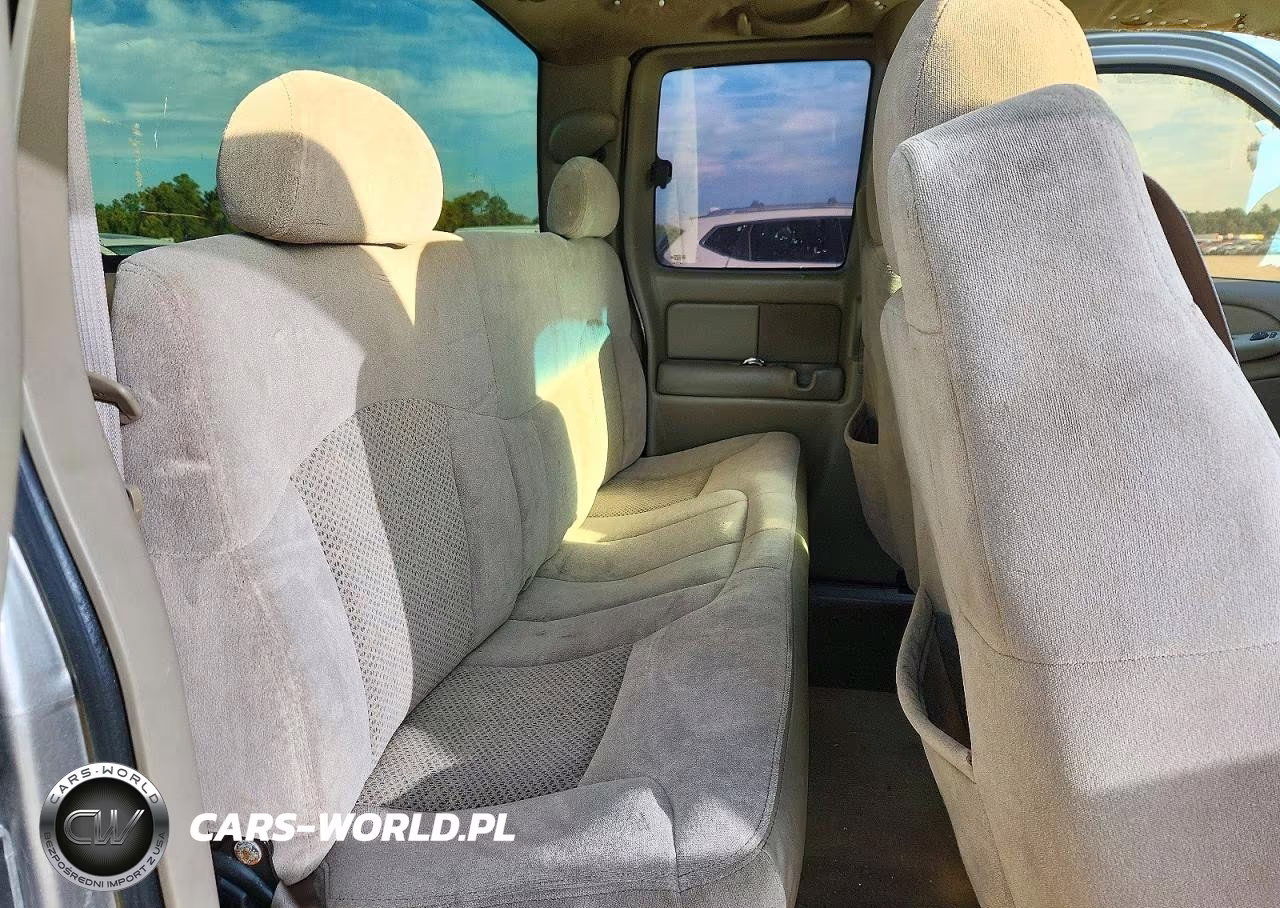 2001 Chevrolet Silverado C1500 VIN:2GCEC19T811217429 - 10