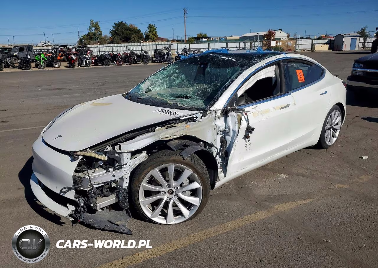 2020 Tesla Model 3 – zdjęcie 1 z 12