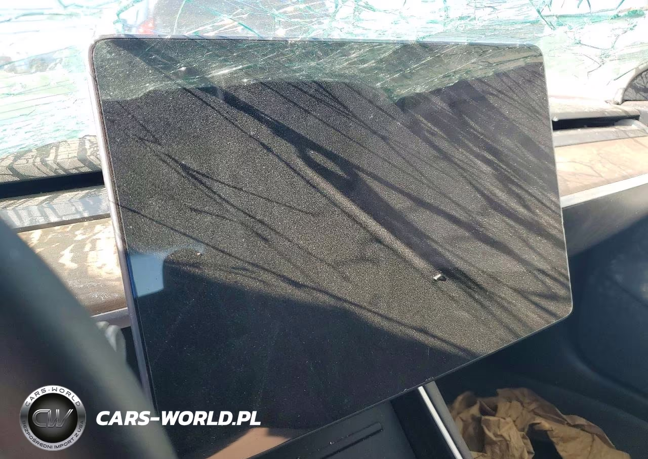 2020 Tesla Model 3 VIN:5YJ3E1EC6LF627637 - 9