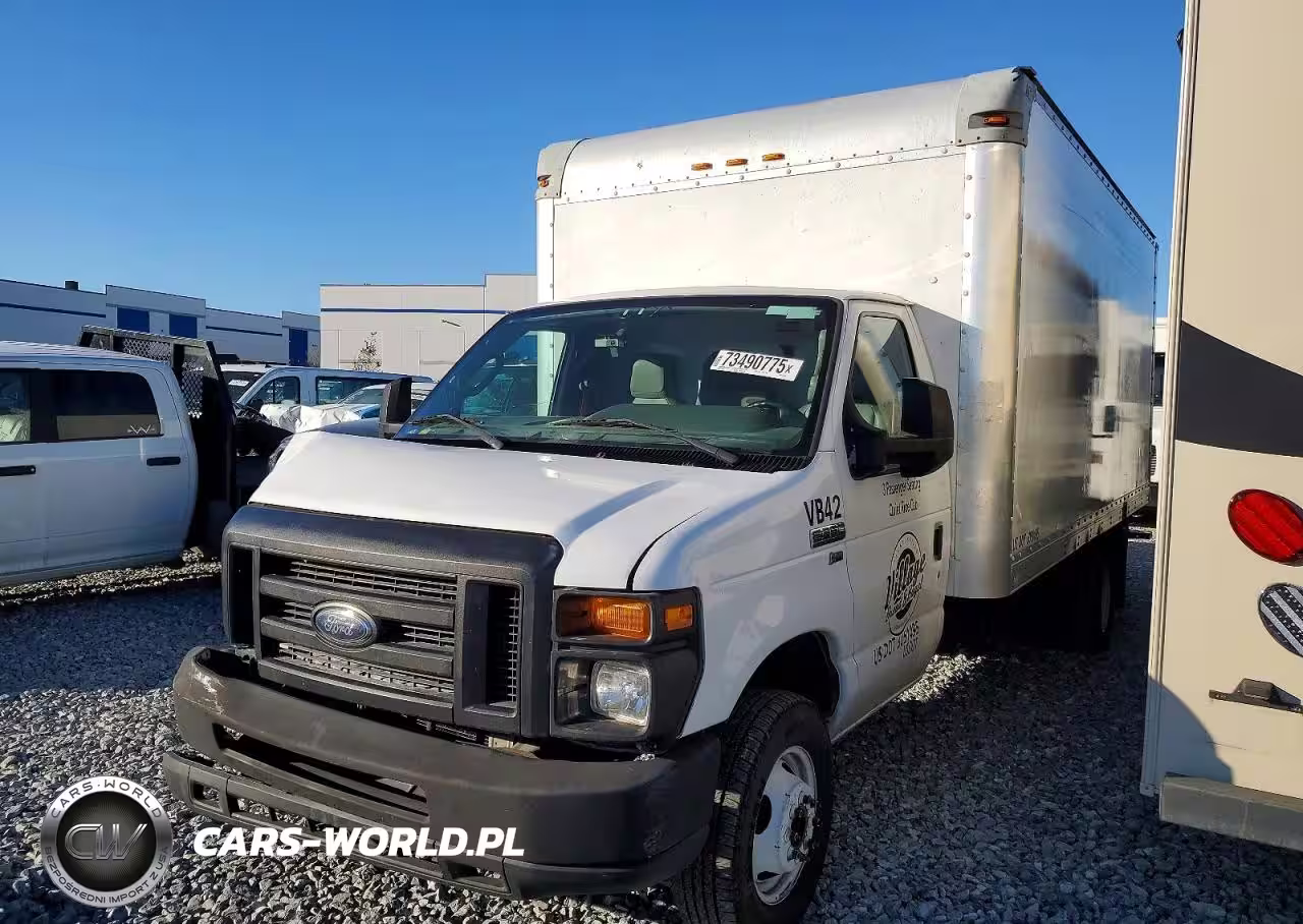 2013 Ford E350 Box Truck