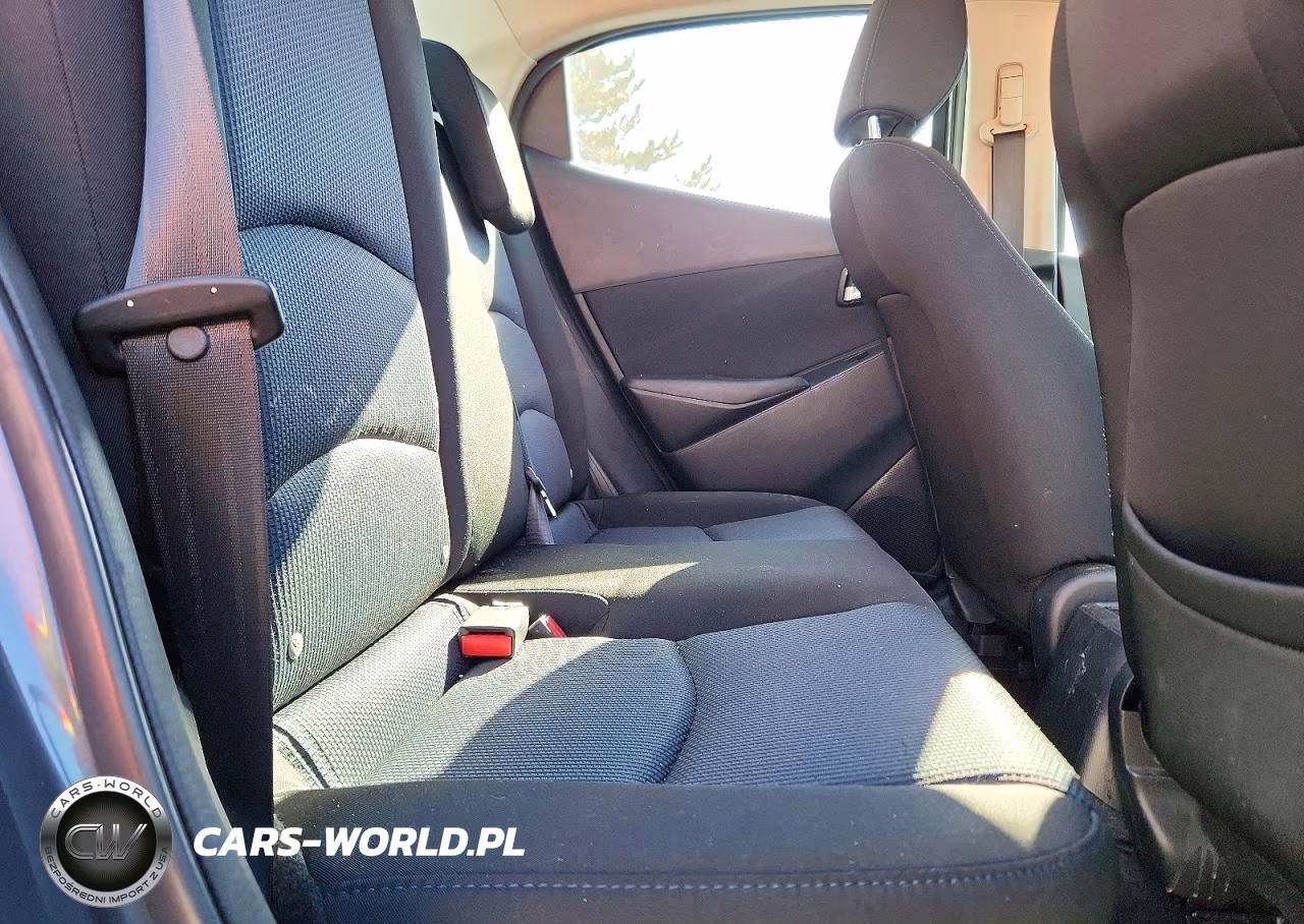 2018 Toyota Yaris Ia Base VIN:3MYDLBYV3JY313301 - 10
