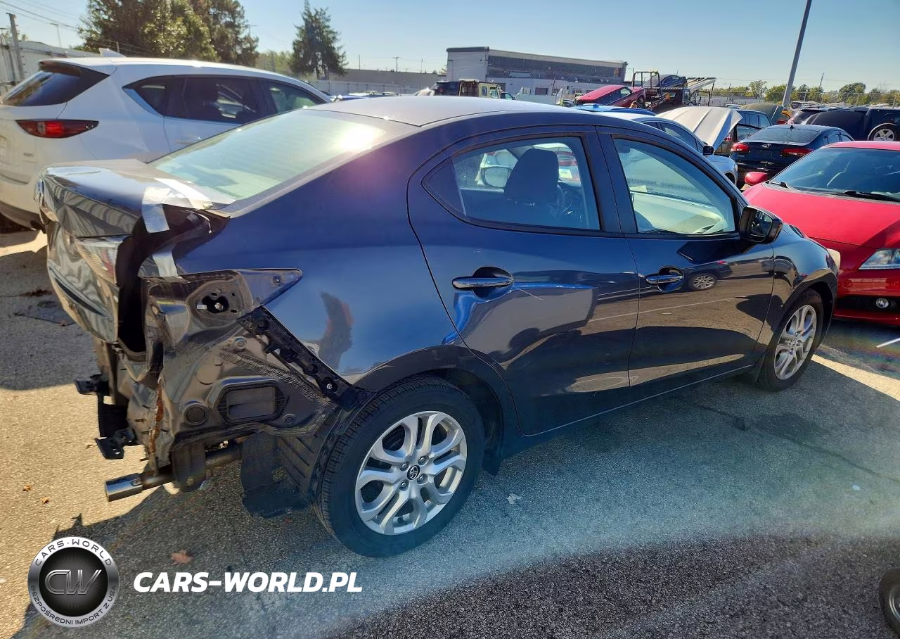 2018 Toyota Yaris Ia Base VIN:3MYDLBYV3JY313301 - 3