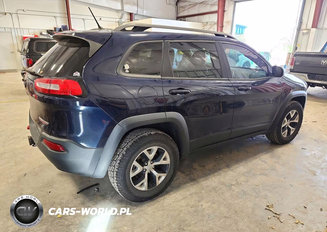 2015 Jeep Cherokee Trailhawk VIN:1C4PJMBS1FW648034 - 3