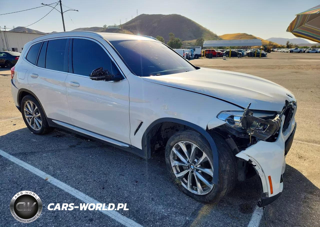 2018 BMW X3 xDrive30I VIN:5UXTR9C5XJLD69304 - 4