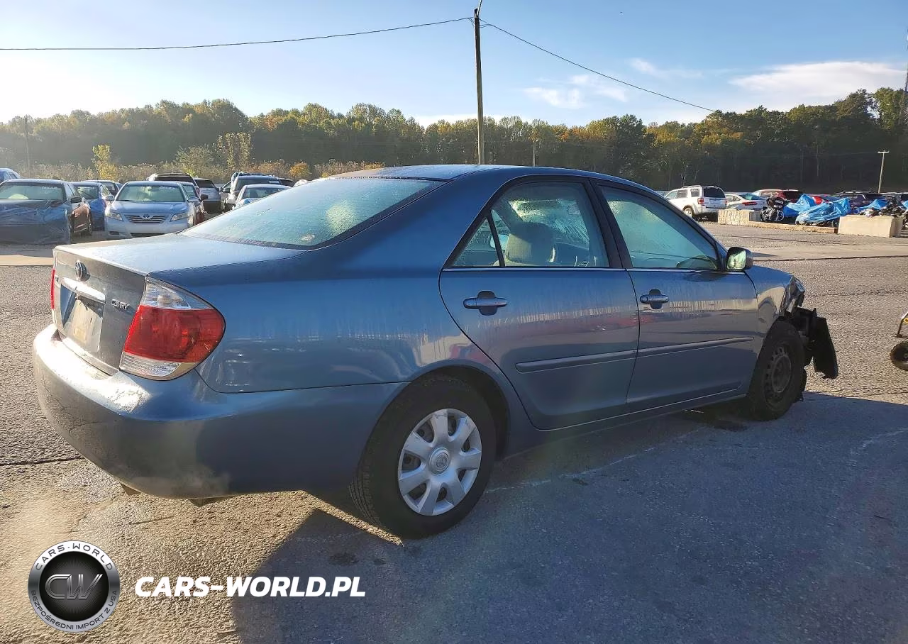 2004 Toyota Camry Le VIN:4T1BE32KX4U851212 - 3