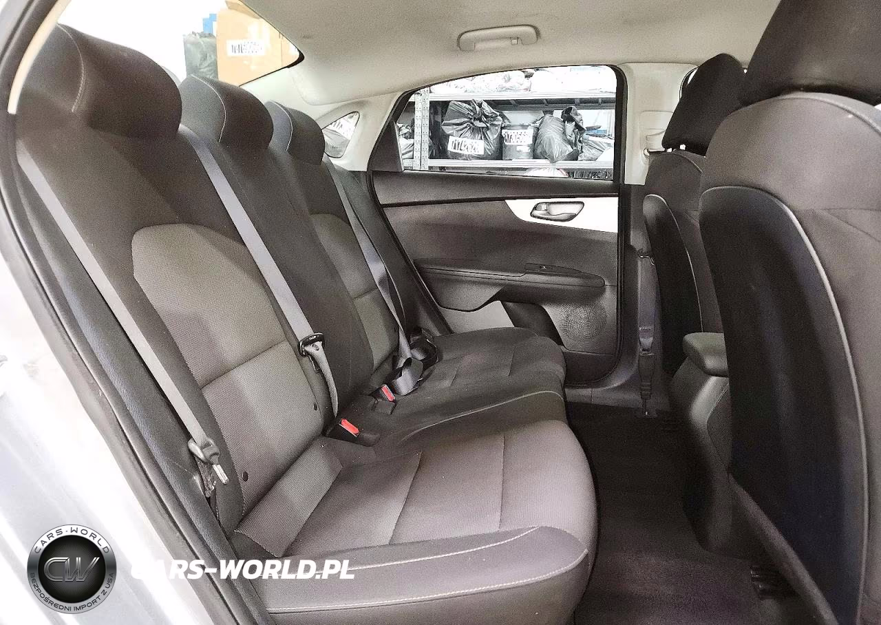 2024 Kia Forte Lxs VIN:3KPF24AD1RE699852 - 10