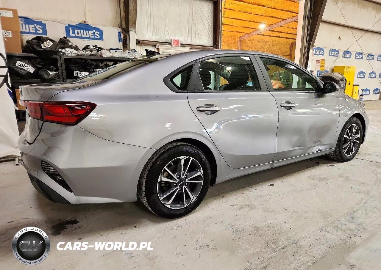 2024 Kia Forte Lxs VIN:3KPF24AD1RE699852 - 3