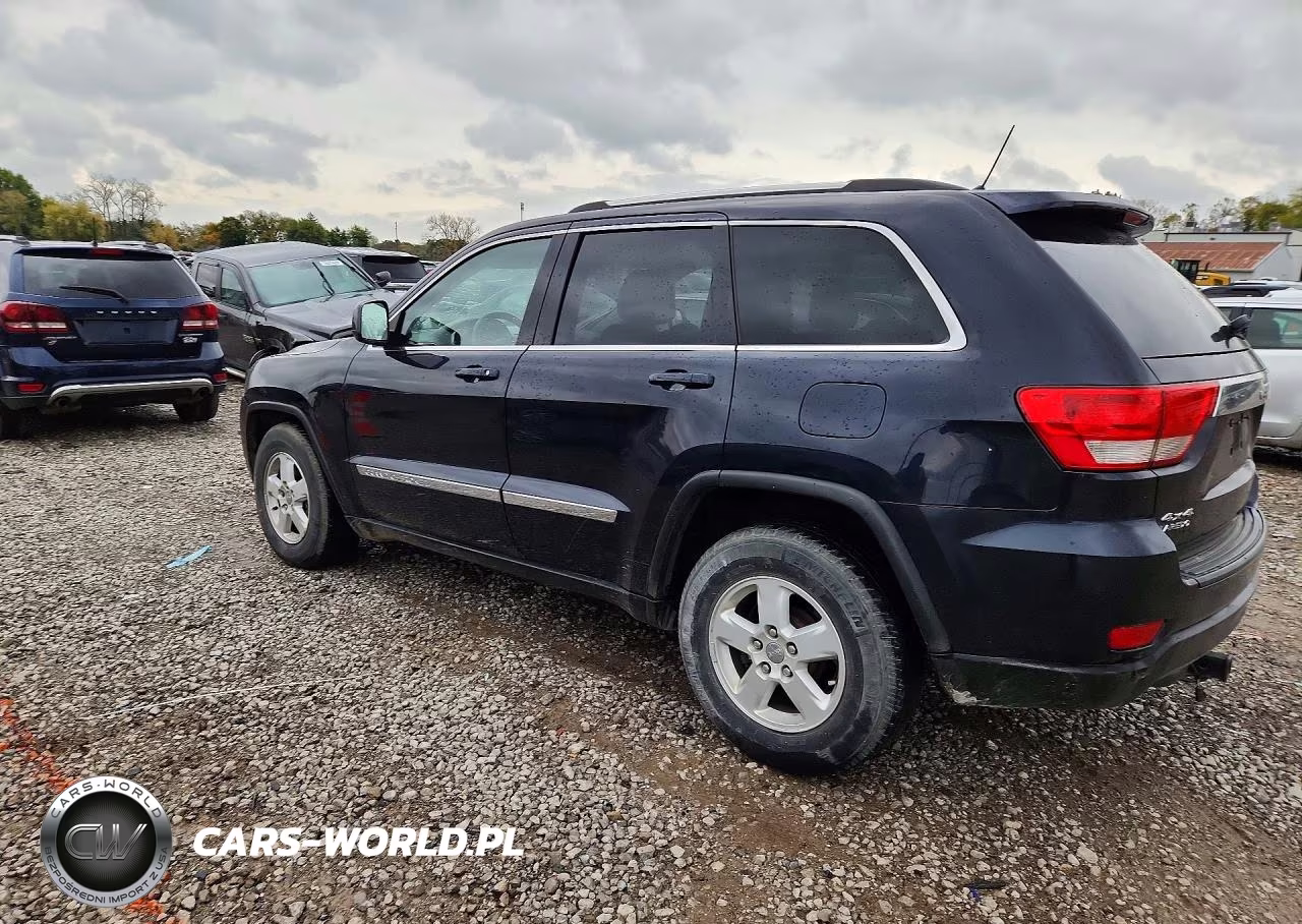2011 Jeep Grand Cherokee Laredo VIN:1J4RR4GG1BC572150 - 2