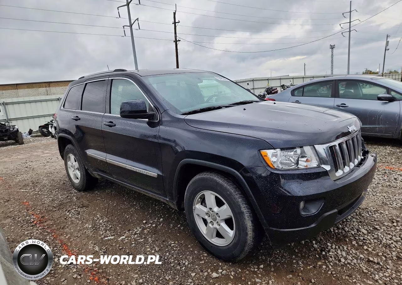 2011 Jeep Grand Cherokee Laredo VIN:1J4RR4GG1BC572150 - 4