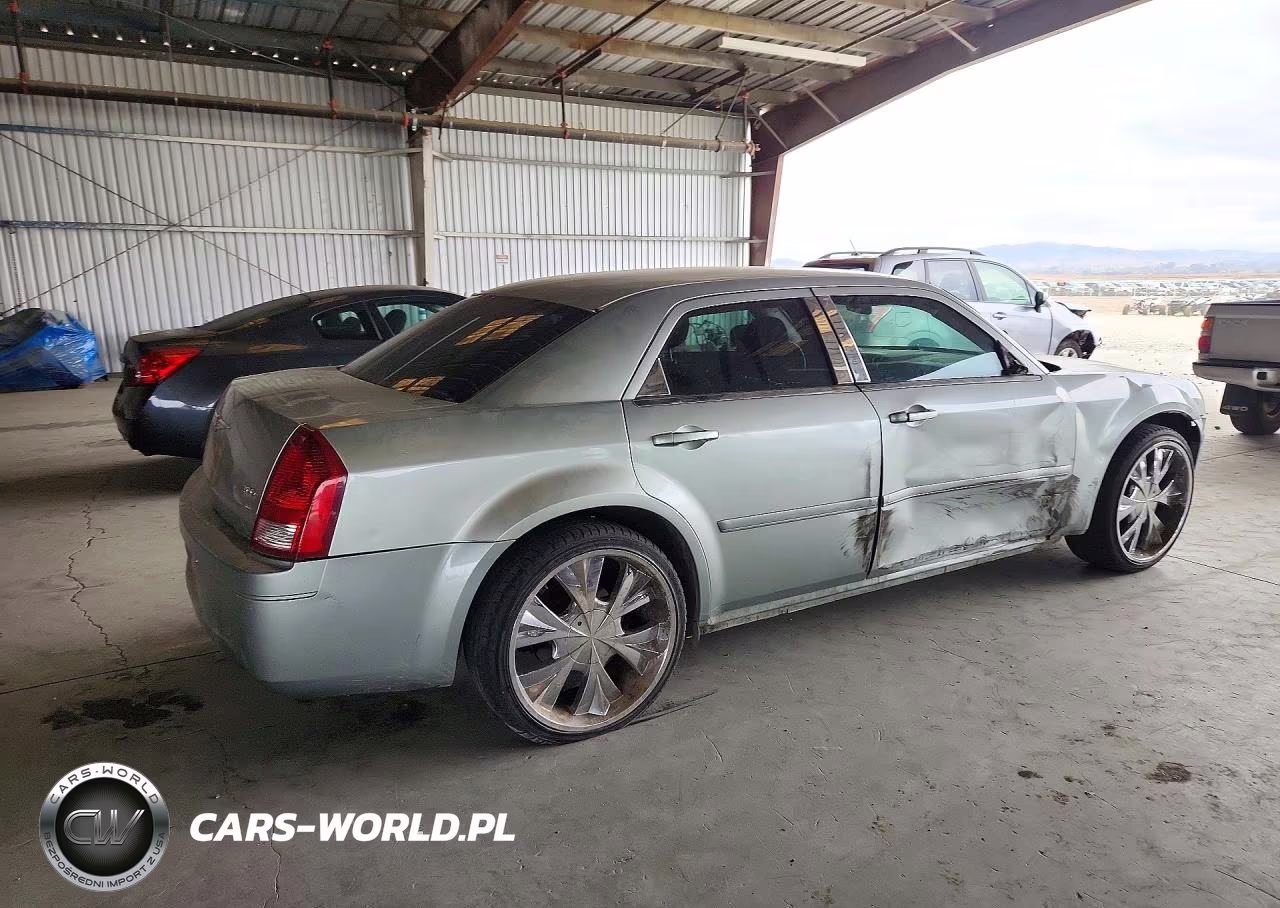 2005 Chrysler 300 VIN:2C3JA43R15H134252 - 3