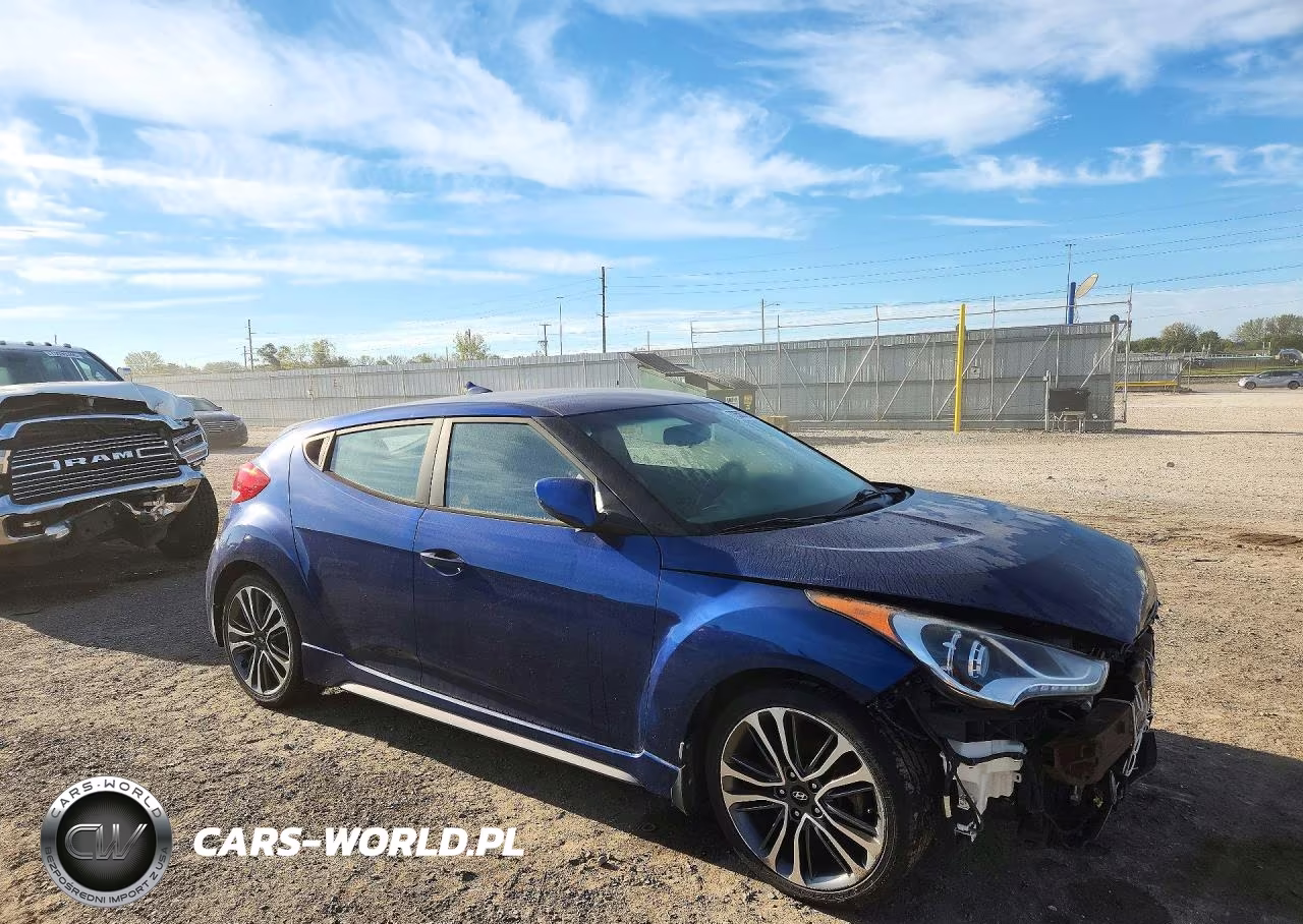 2016 Hyundai Veloster Turbo R-Spec VIN:KMHTC6AE0GU279661 - 4