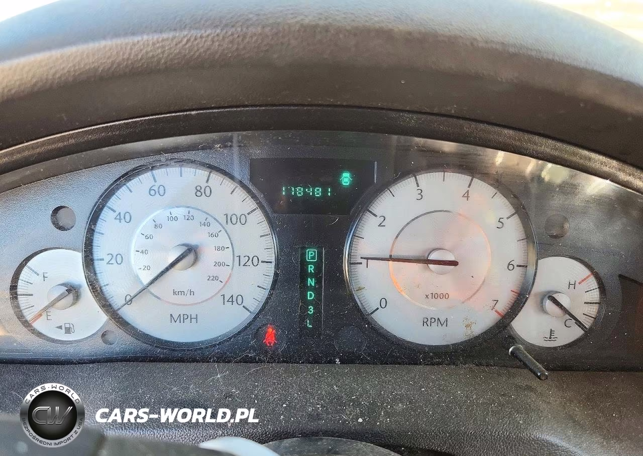 2010 Chrysler 300 Touring VIN:2C3CA5CV5AH263181 - 9