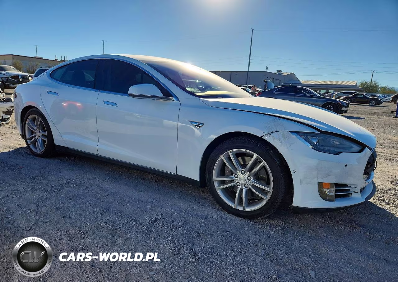 2014 Tesla Model S VIN:5YJSA1H11EFP68183 - 4