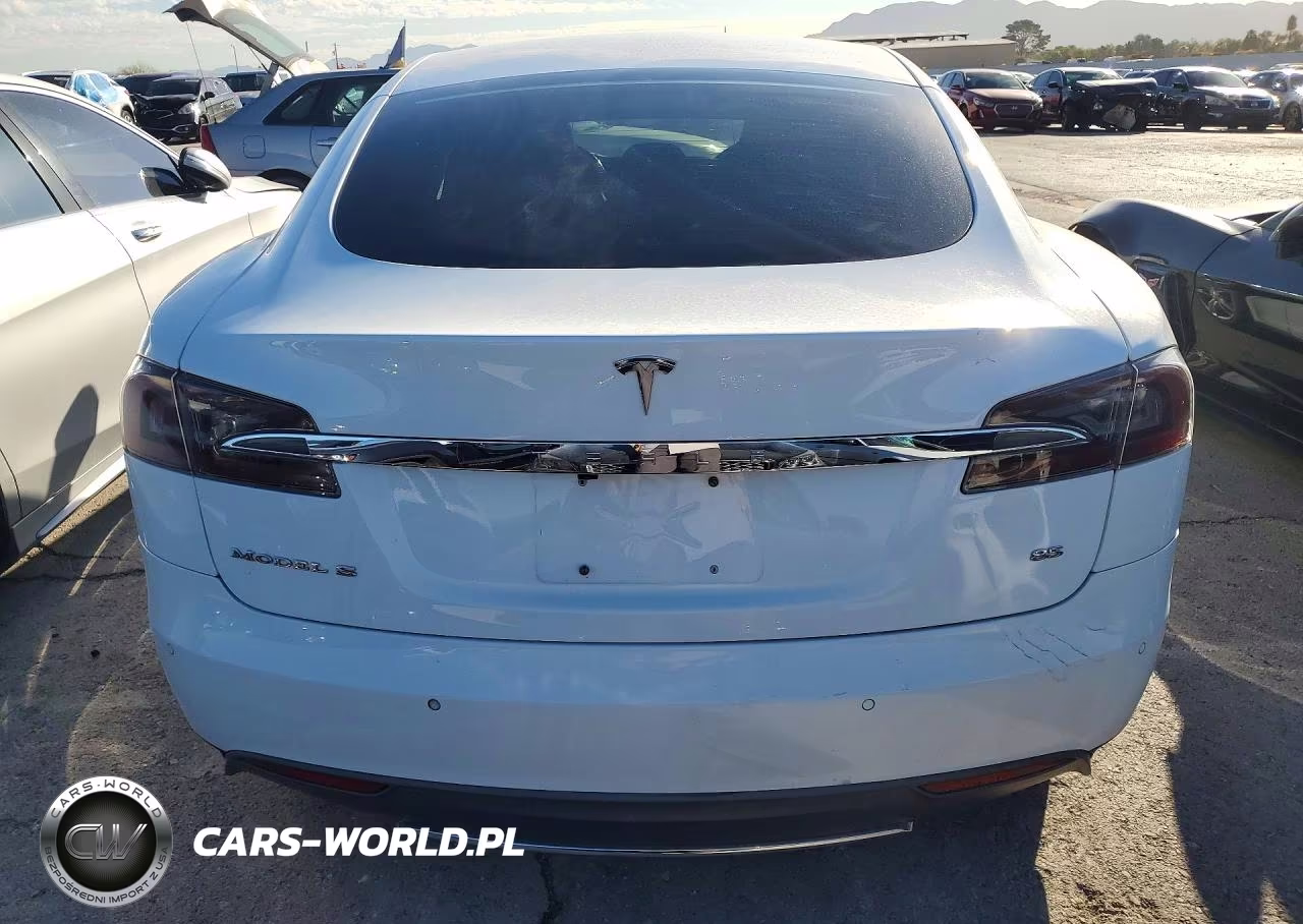 2014 Tesla Model S VIN:5YJSA1H11EFP68183 - 6