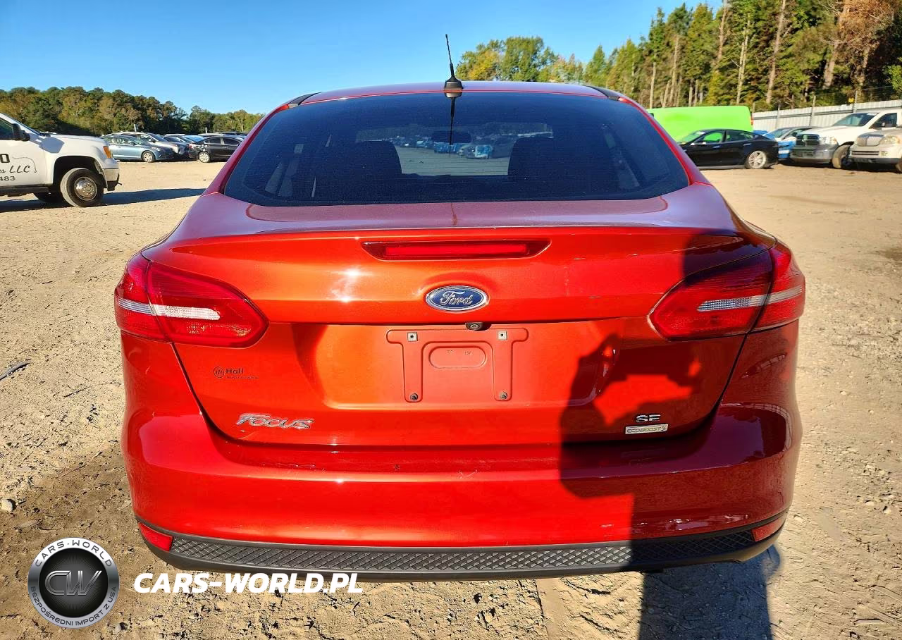 2018 Ford Focus Se VIN:1FADP3FE2JL238889 - 6