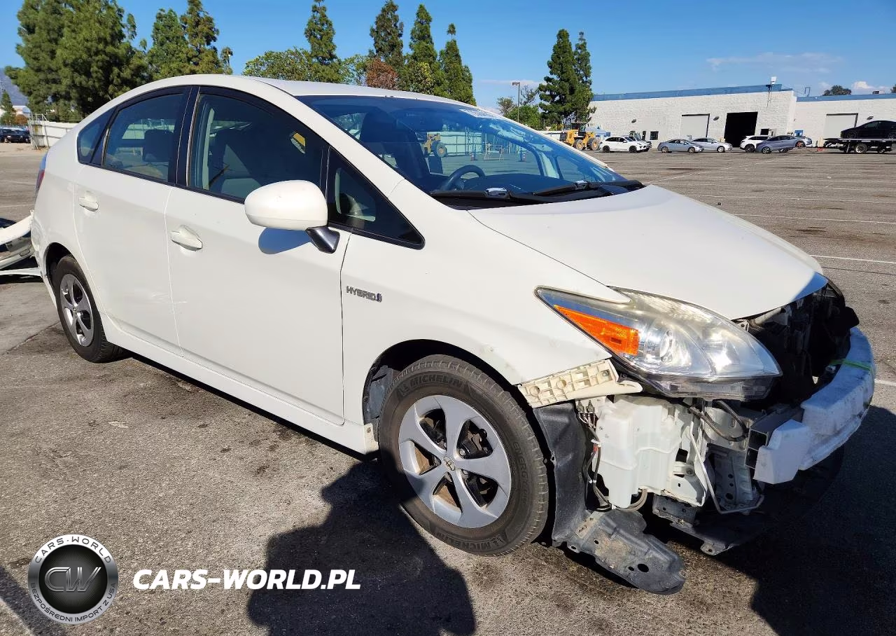 2015 Toyota Prius Two VIN:JTDKN3DU7F0450892 - 4