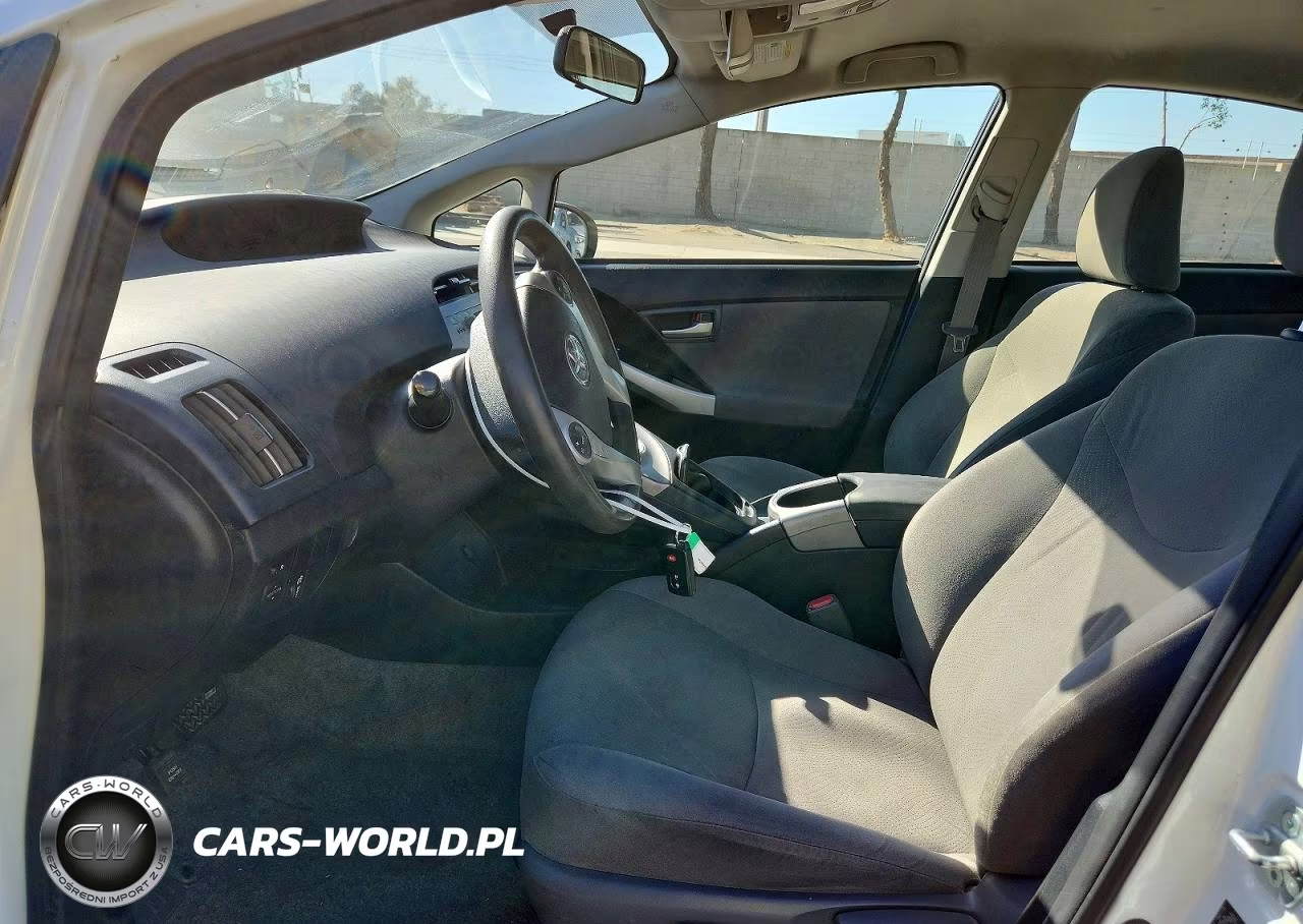 2015 Toyota Prius Two VIN:JTDKN3DU7F0450892 - 7