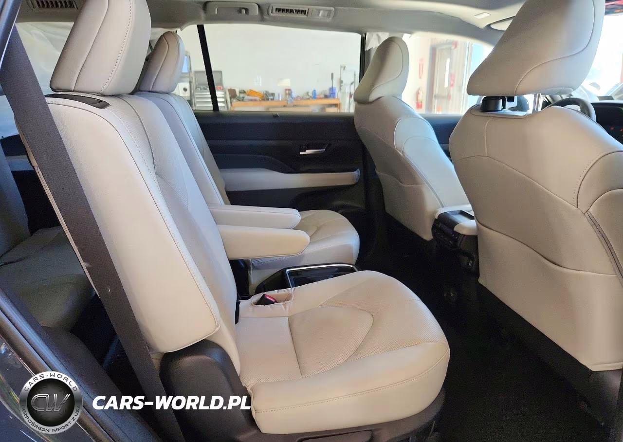 2026 Toyota Grand Highlander Platinum VIN:5TDAAAB53TS136771 - 11