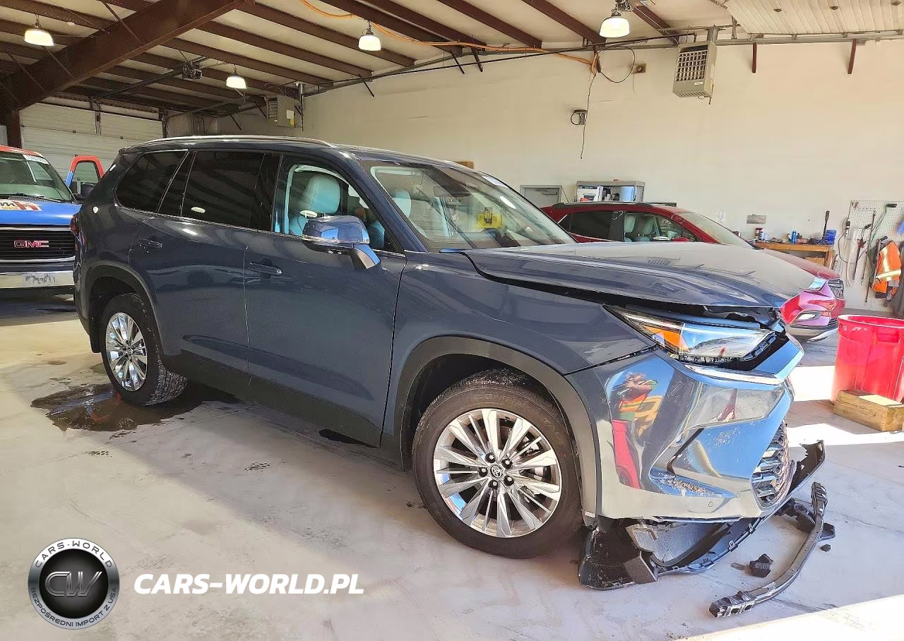 2026 Toyota Grand Highlander Platinum VIN:5TDAAAB53TS136771 - 4