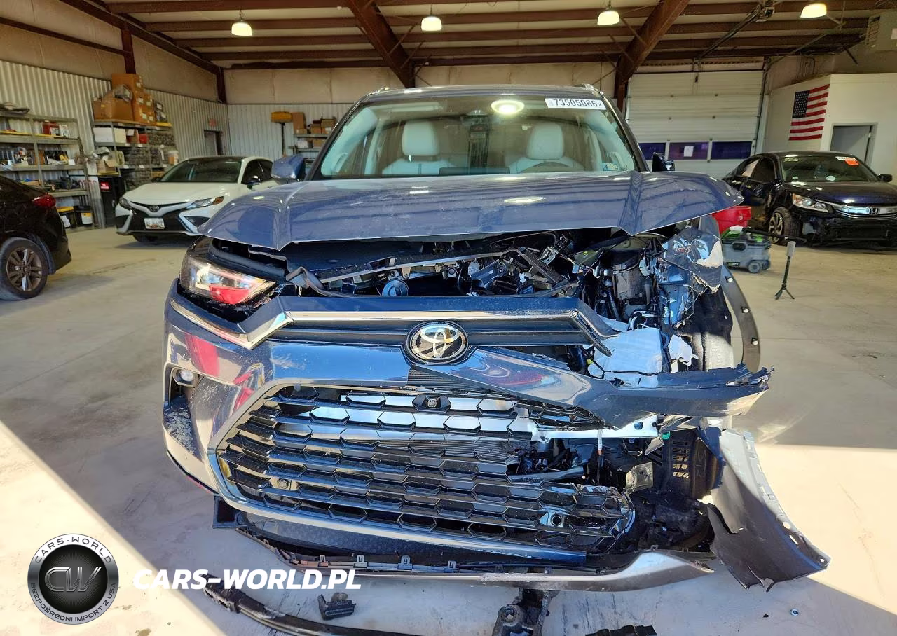 2026 Toyota Grand Highlander Platinum VIN:5TDAAAB53TS136771 - 5