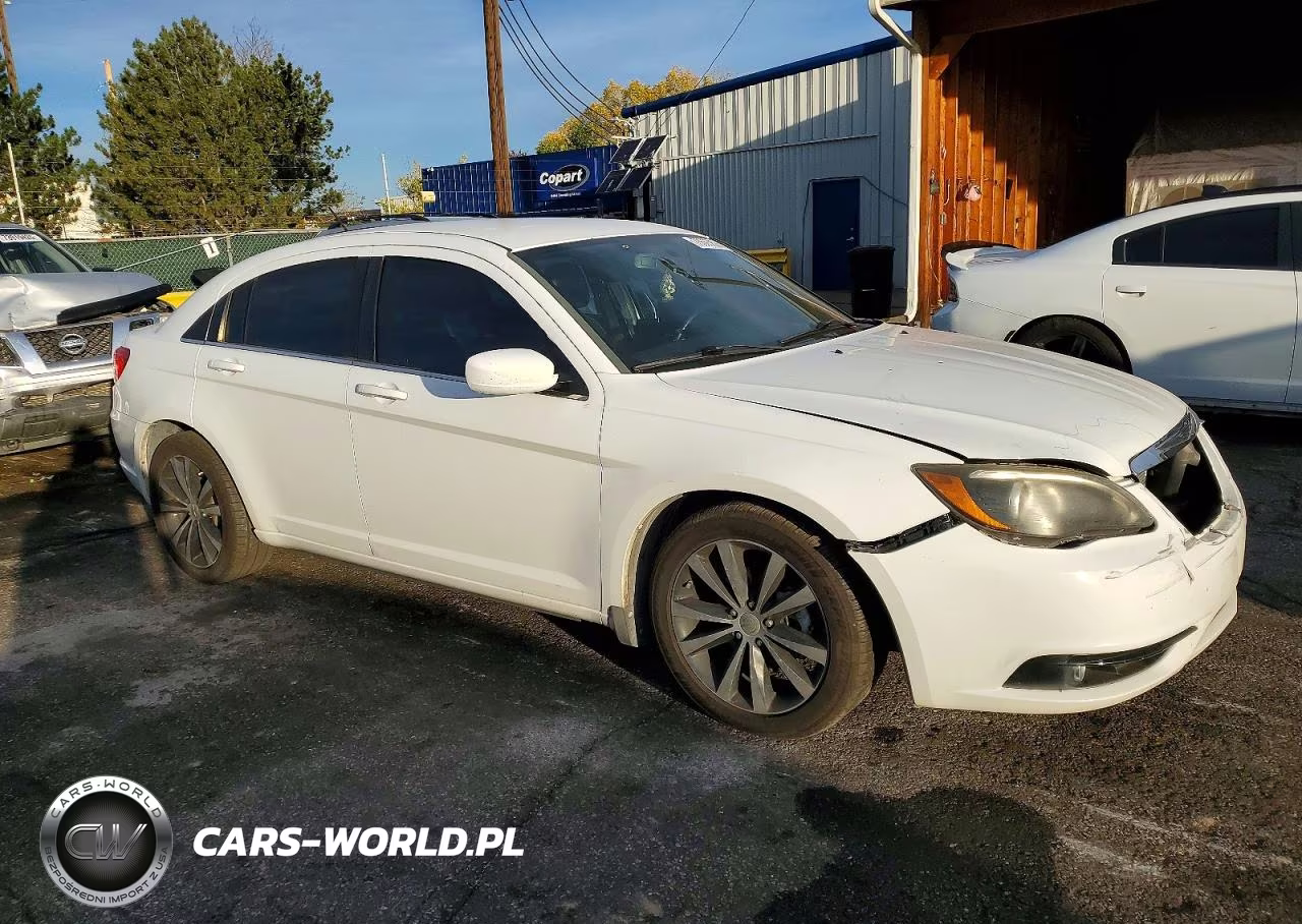 2013 Chrysler 200 Limited VIN:1C3CCBCG4DN628035 - 4
