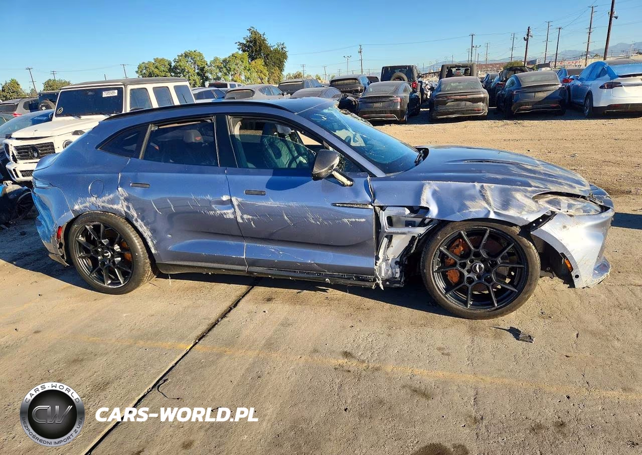 2021 Aston Martin Dbx VIN:SCFVUJAW2MTV02971 - 4