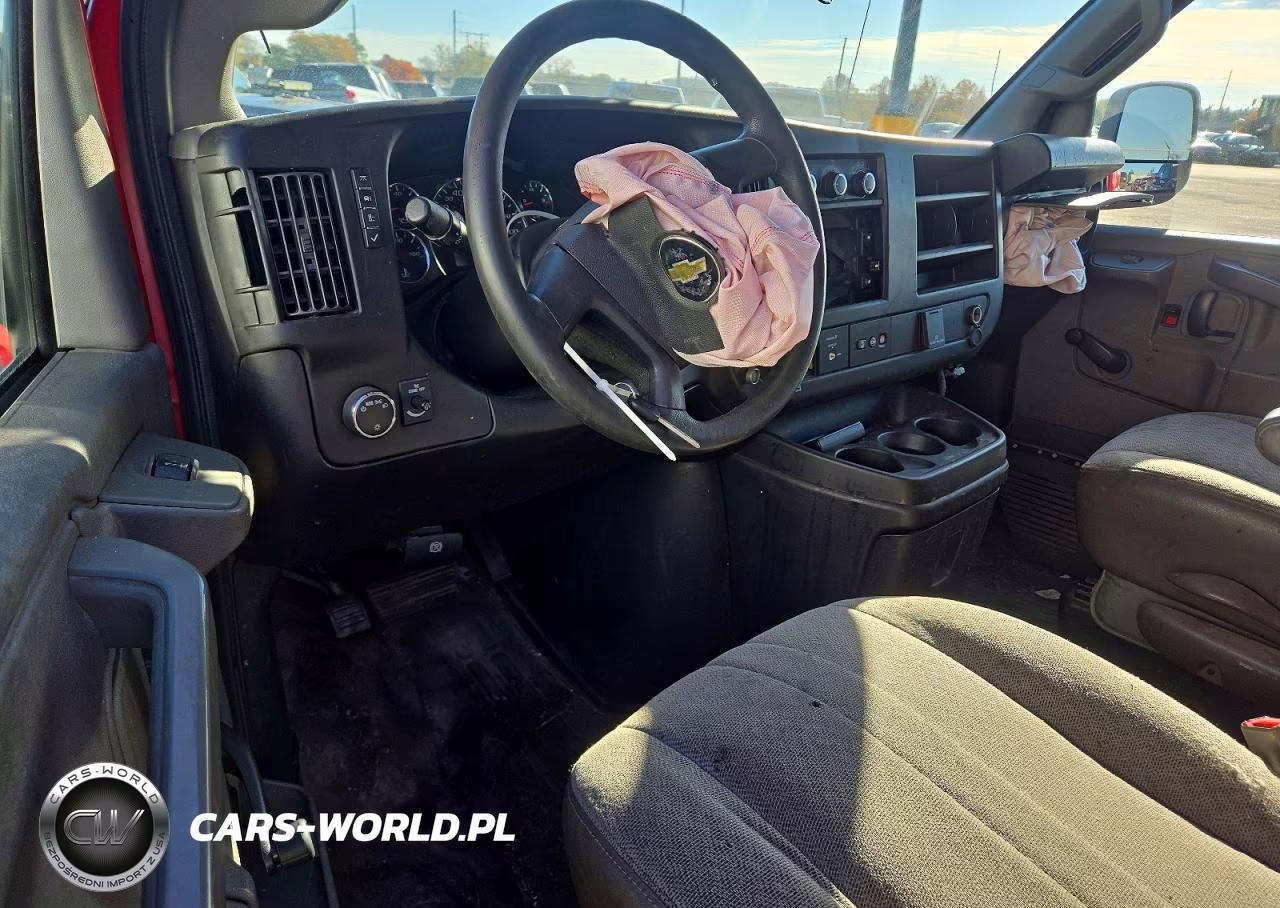 2018 Chevrolet Express 3500 Cargo Service Van VIN:1GCZGGFG4J1200441 - 8