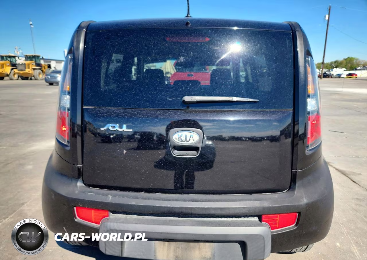 2010 Kia Soul + VIN:KNDJT2A20A7179933 - 6