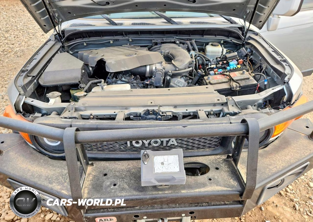 2010 Toyota Fj Cruiser Base VIN:JTEBU4BF0AK074638 - 12