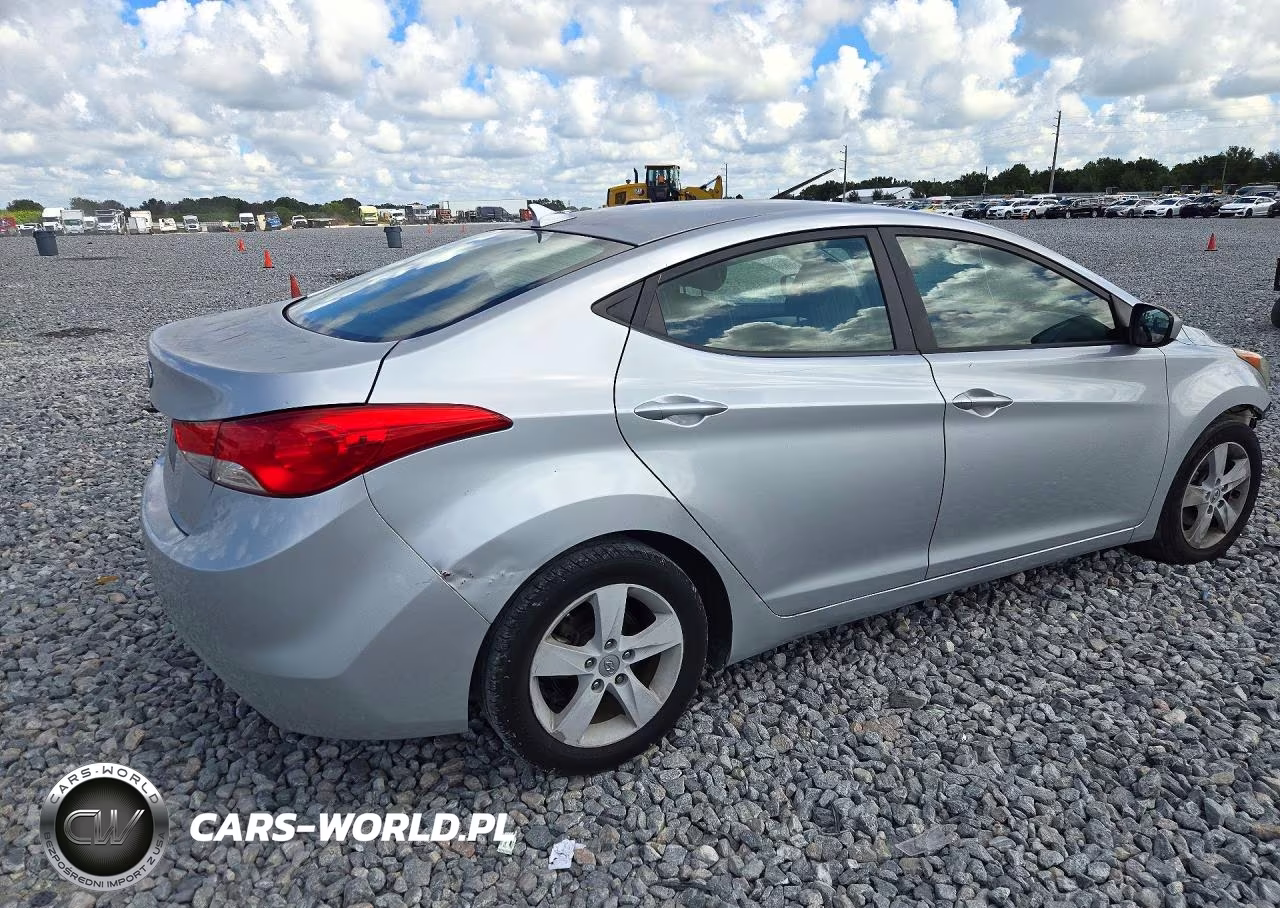 2011 Hyundai Elantra Gls VIN:5NPDH4AE2BH031316 - 3