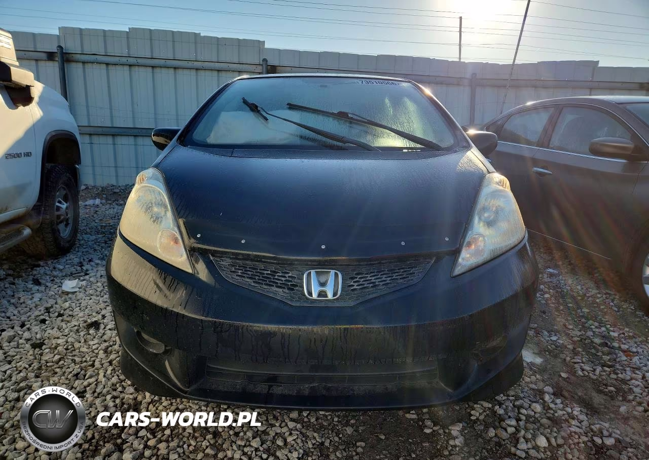2011 Honda Fit Sport VIN:JHMGE8H52BC026095 - 5