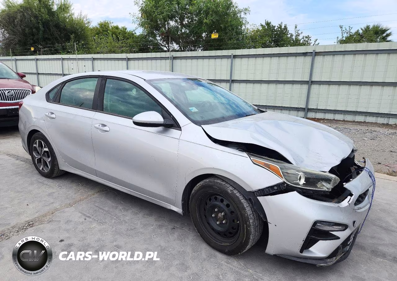 2019 Kia Forte Lxs VIN:3KPF24AD9KE136893 - 4
