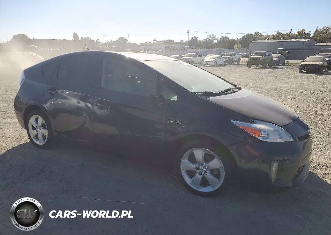 2015 Toyota Prius Five VIN:JTDKN3DU5F0428633 - 4