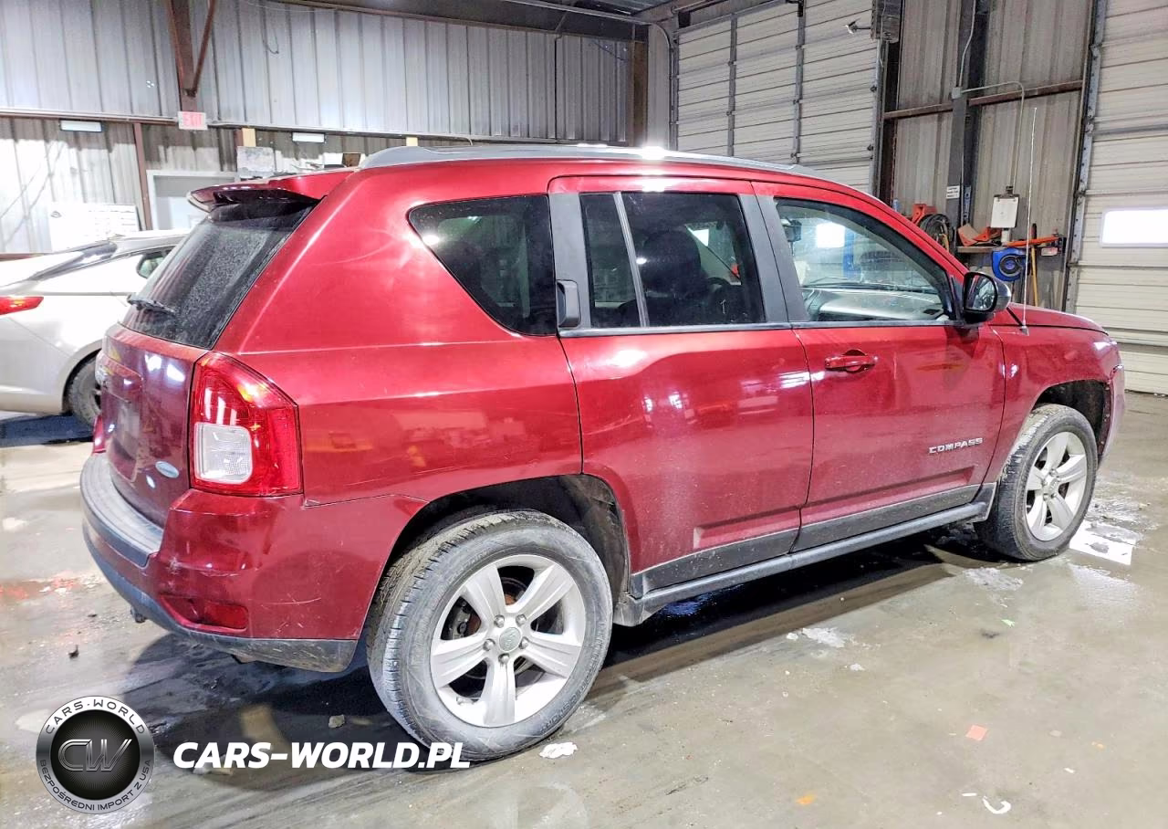 2012 Jeep Compass Latitude VIN:1C4NJDEB7CD659727 - 3