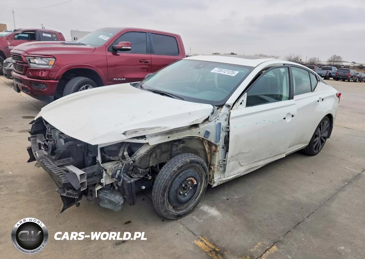 2022 Nissan Altima Sr – zdjęcie 1 z 13
