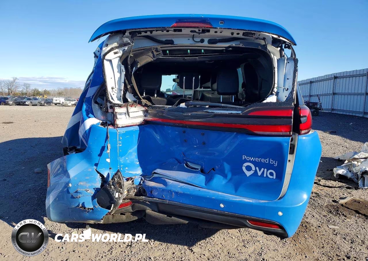 2024 Chrysler Pacifica Hybrid Select VIN:2C4RC1S76RR137851 - 6