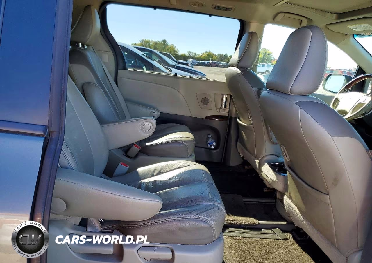2011 Toyota Sienna Limited 7-Passenger VIN:5TDDK3DC2BS014354 - 11