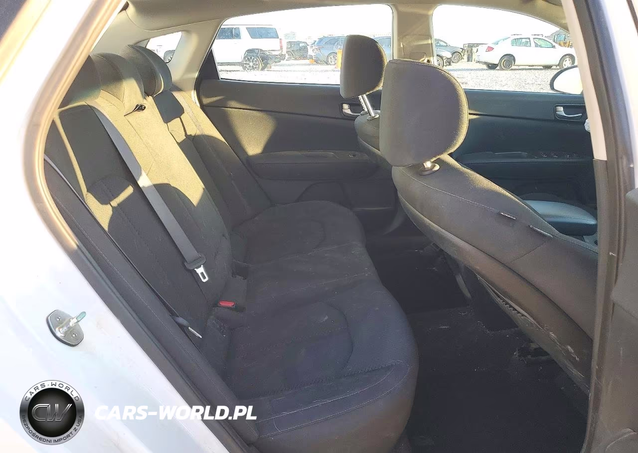 2017 Kia Optima Lx VIN:KNAGT4L34H5175608 - 10