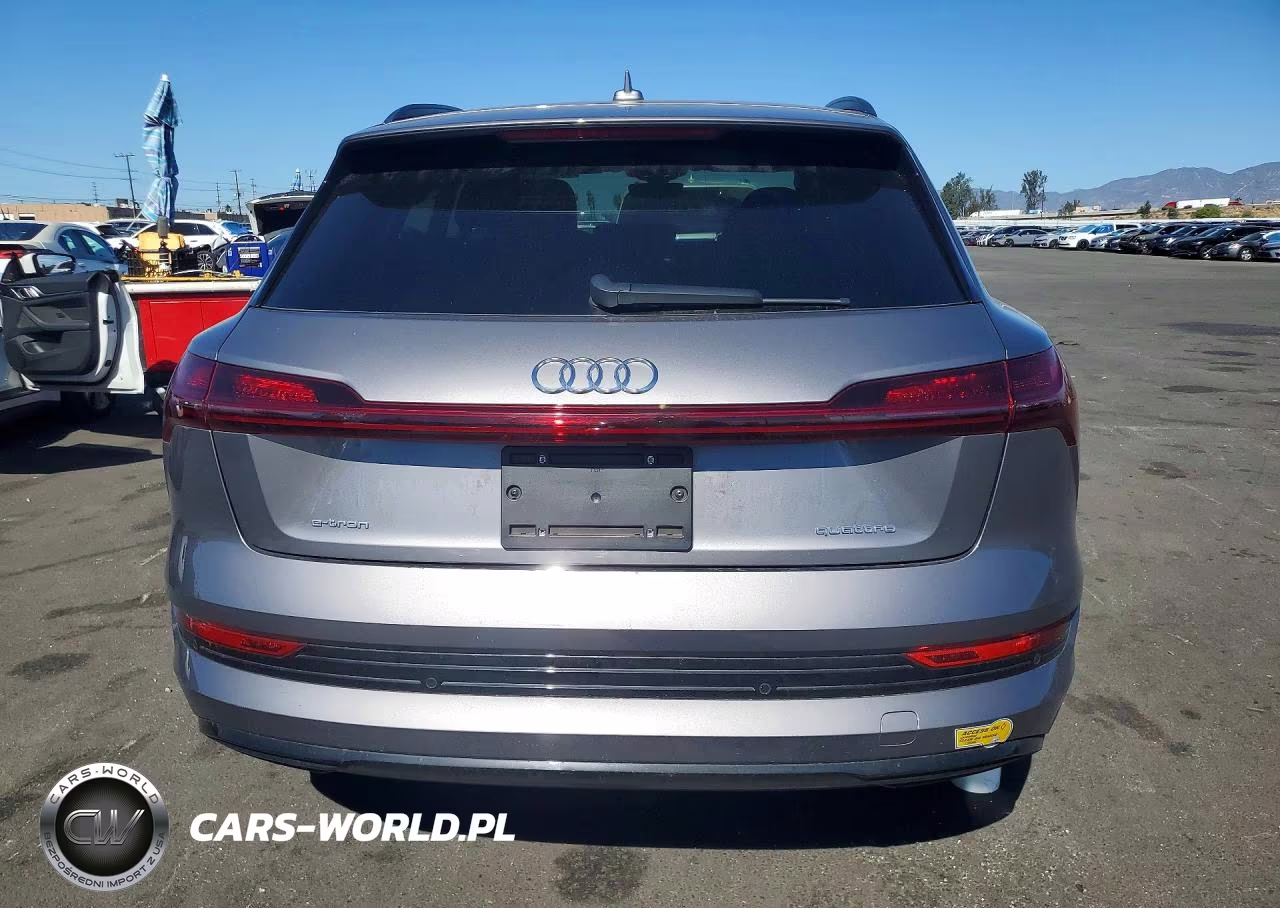 2022 Audi E-Tron Premium VIN:WA1AAAGE7NB014198 - 6